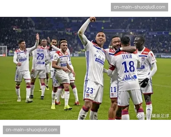 里昂对阵尼斯赛前伤情报告：双方合计13人缺阵，阵容深度面临严峻考验