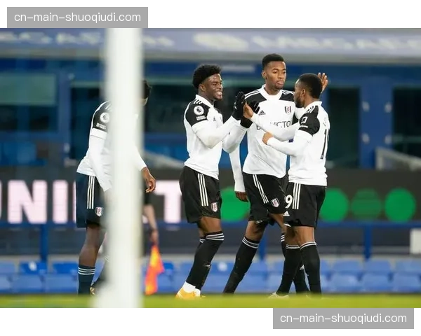 富勒姆高后卫谈定位球进攻心得：抢点时机与队友默契至关重要